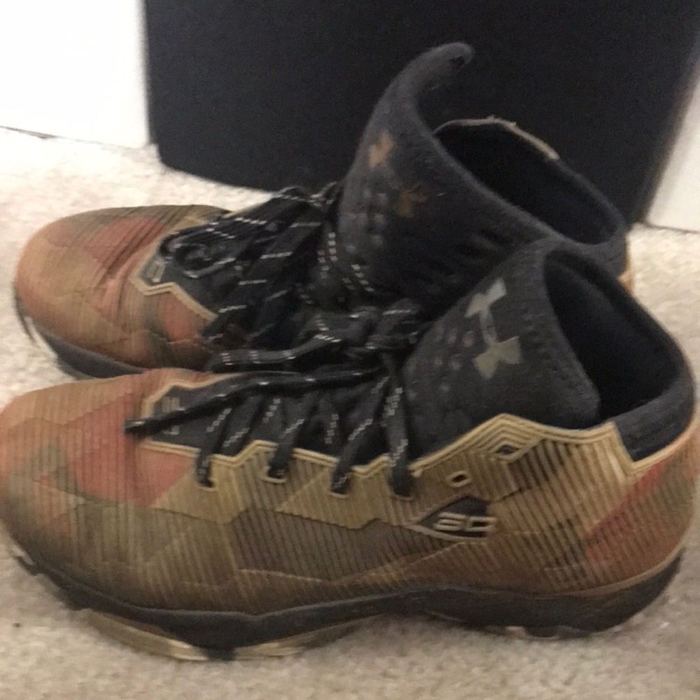 Under armor sc size 9.5